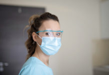 Tczewianie otrzymają przyłbice i maseczki ochronne