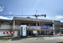 Parking na węźle transportowym pnie się w górę