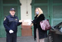 Tczewska firma przekazała maseczki strażnikom