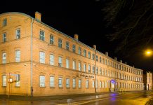 Zwiedzaj z przewodnikiem