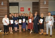 Nauczyciele z awansami zawodowymi