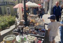 Tłumy na Pchlim Targu