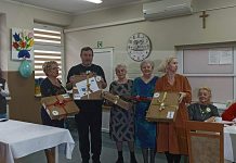 Laptopy dla seniorów