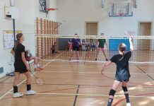 Rywalizacja szkolna w Badmintonie dziewcząt i chłopców