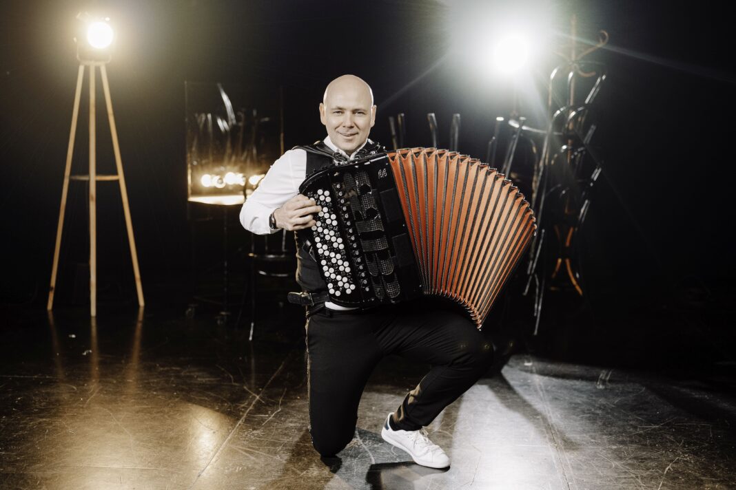 Koncert z okazji Dnia Kobiet - Marcin Wyrostek Trio