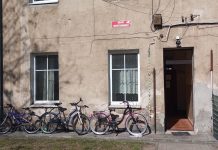 Mieszkania wspomagane – wykonawca na placu budowy